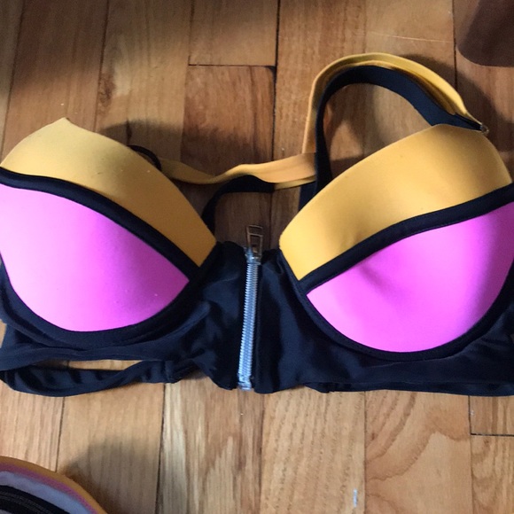 Bathing suit - Picture 3 of 3